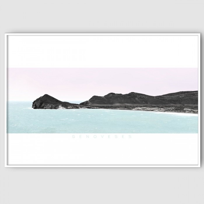 Póster fotográfico de la playa de Genoveses en el Parque Natural Cabo de Gata, Almería. Blanco y negro, con color. Lokoloko