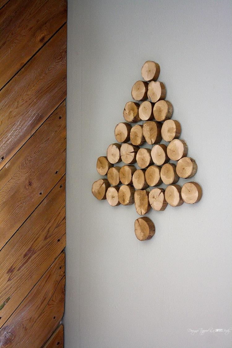original-arbol-navidad-troncos-madera-pegados-en-pared-diy-hazlo-tu-mismo
