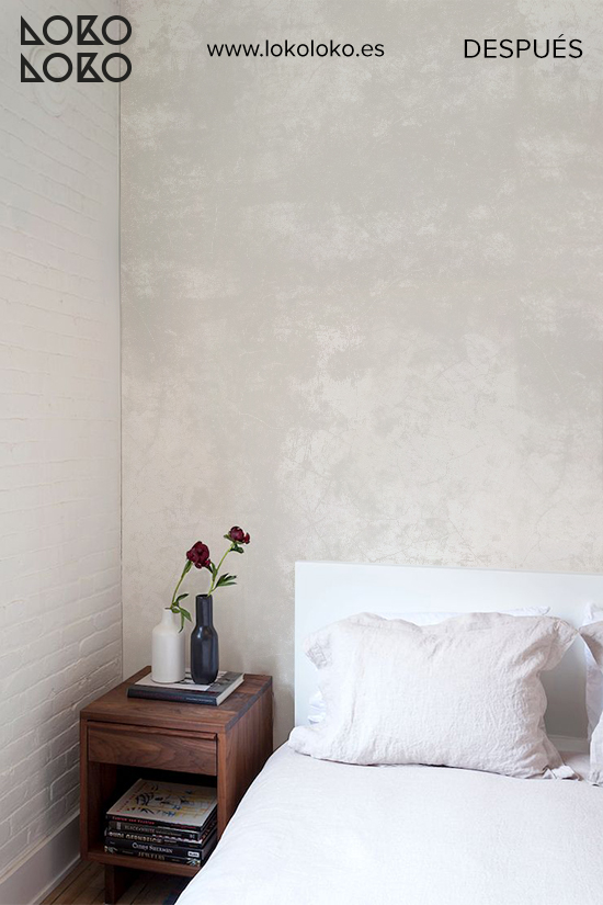 pared-de-dormitorio-apartamento-despues-papel-de-pared-cemento-crema-lokoloko