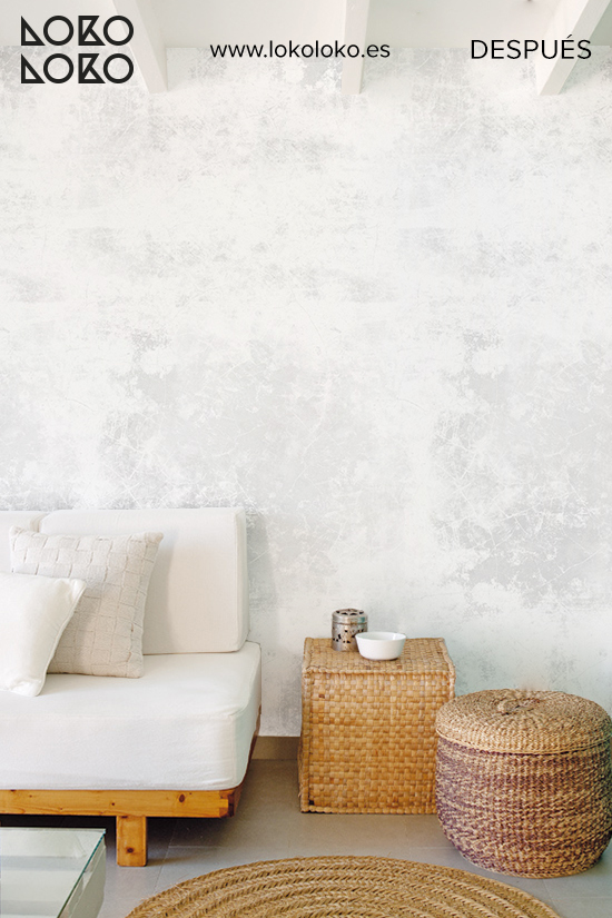 pared-de-salon-apartamento-con-papel-de-pared-cemento-claro-lokoloko