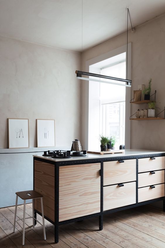 Muebles-de-cocina-de-madera-y-linea-negra-decorativa