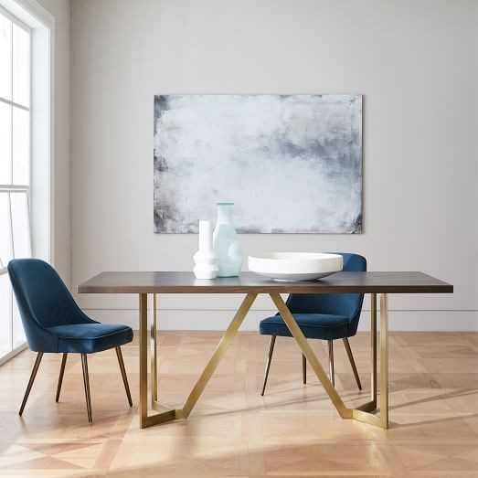 mesa-de-madera-color-oscuro-decoracion-2019