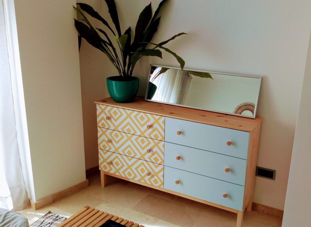 23 fantásticos IKEA hacks con vinilos autoadhesivos para muebles Lokoloko
