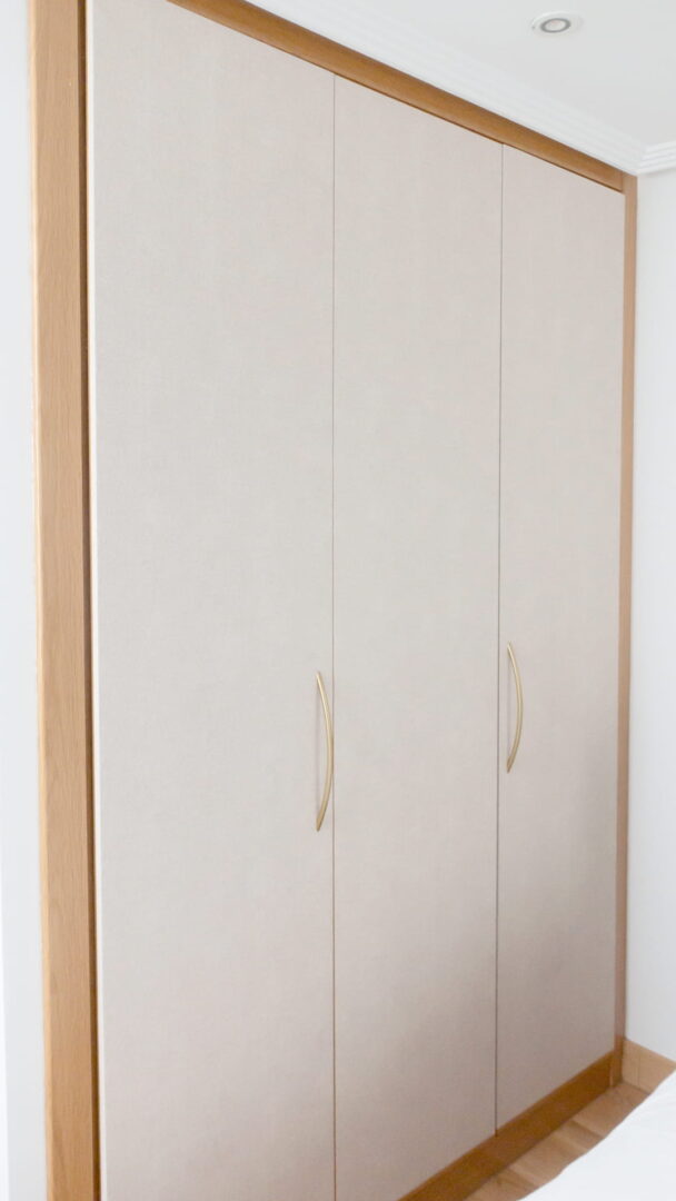 Puertas armario empotrado papel de pared ecológico tejido nassau